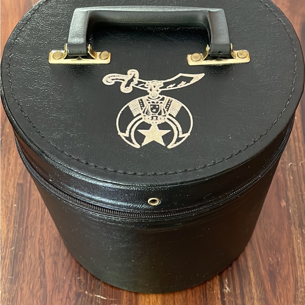 Masonic Shriner Fez Hat Storage Hard Case Box w/ Handle Red Interior